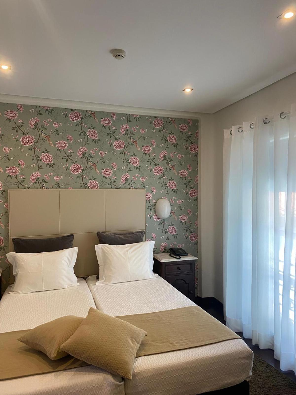 Hotel Central Jardim Geres Bagian luar foto